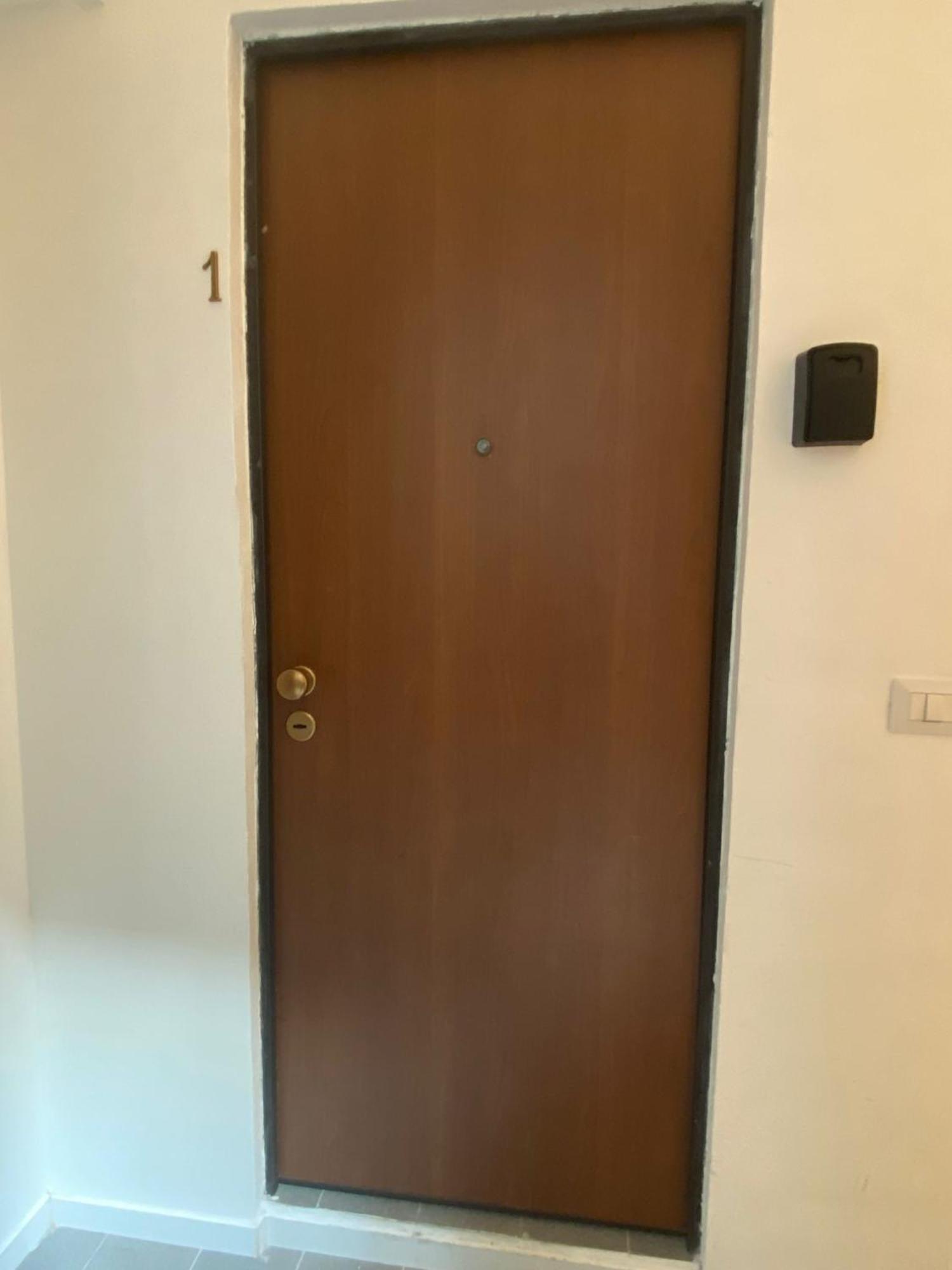 Landlord 242 - Station Apartment *